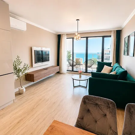 Апартаменти Skyline Lux - Seaview & Pool And *